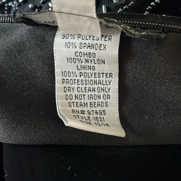 Needs Repairs Dave & Johnny By Laura Ryner Beaded Velvet Prom Dress - Picture 3 of 15